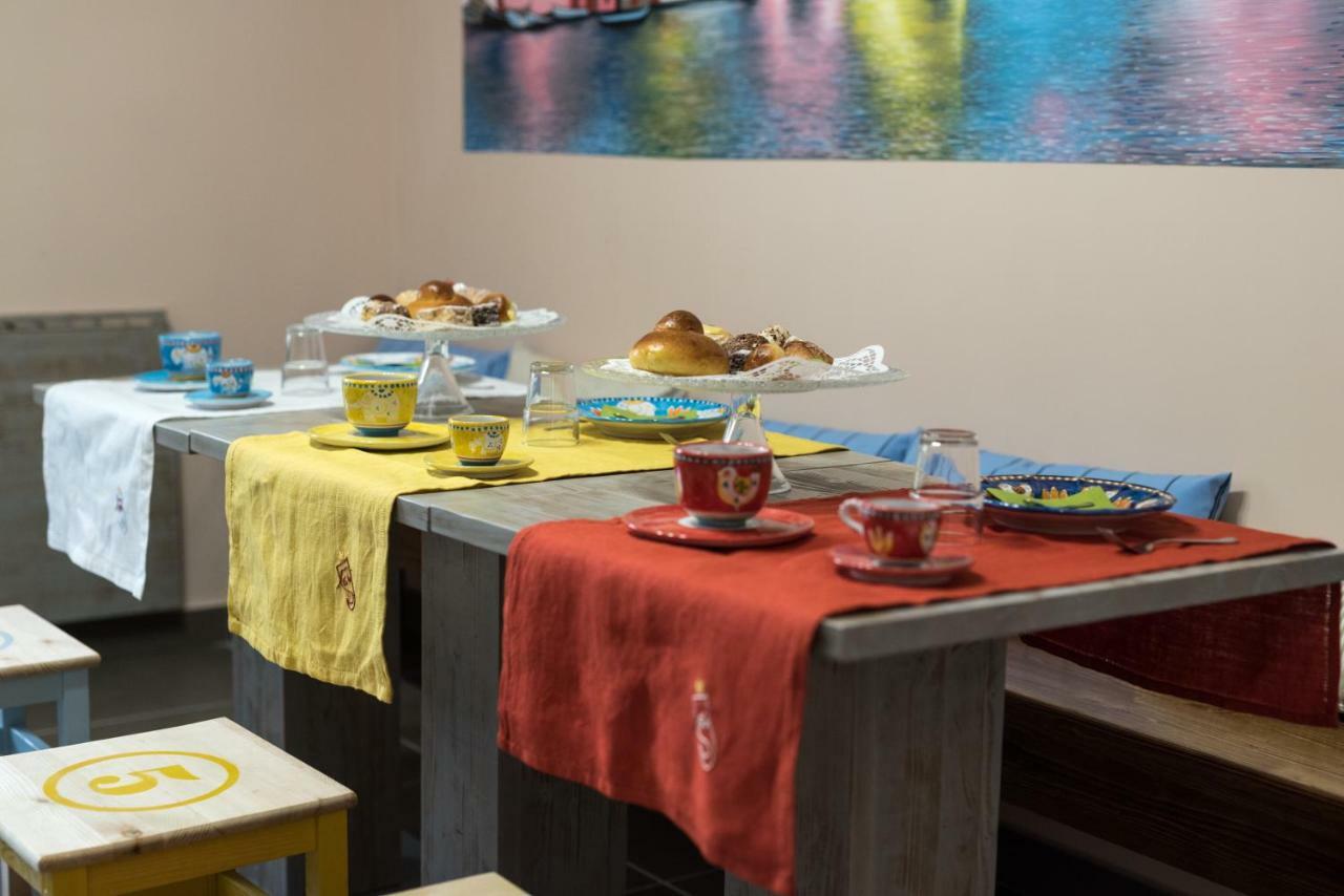 Bed And Breakfast Via Toledo 156 Naples Extérieur photo