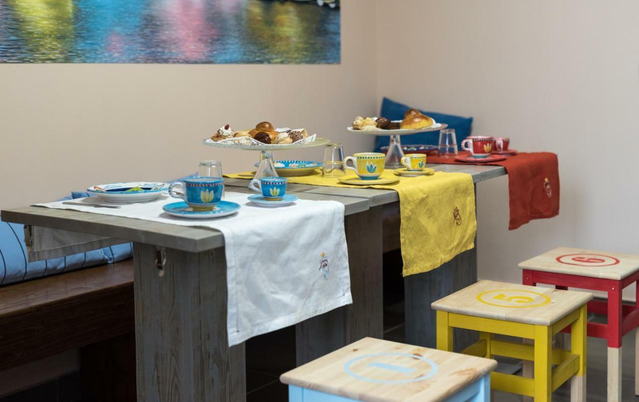 Bed And Breakfast Via Toledo 156 Naples Extérieur photo